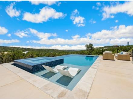 MD luxury real estate agent